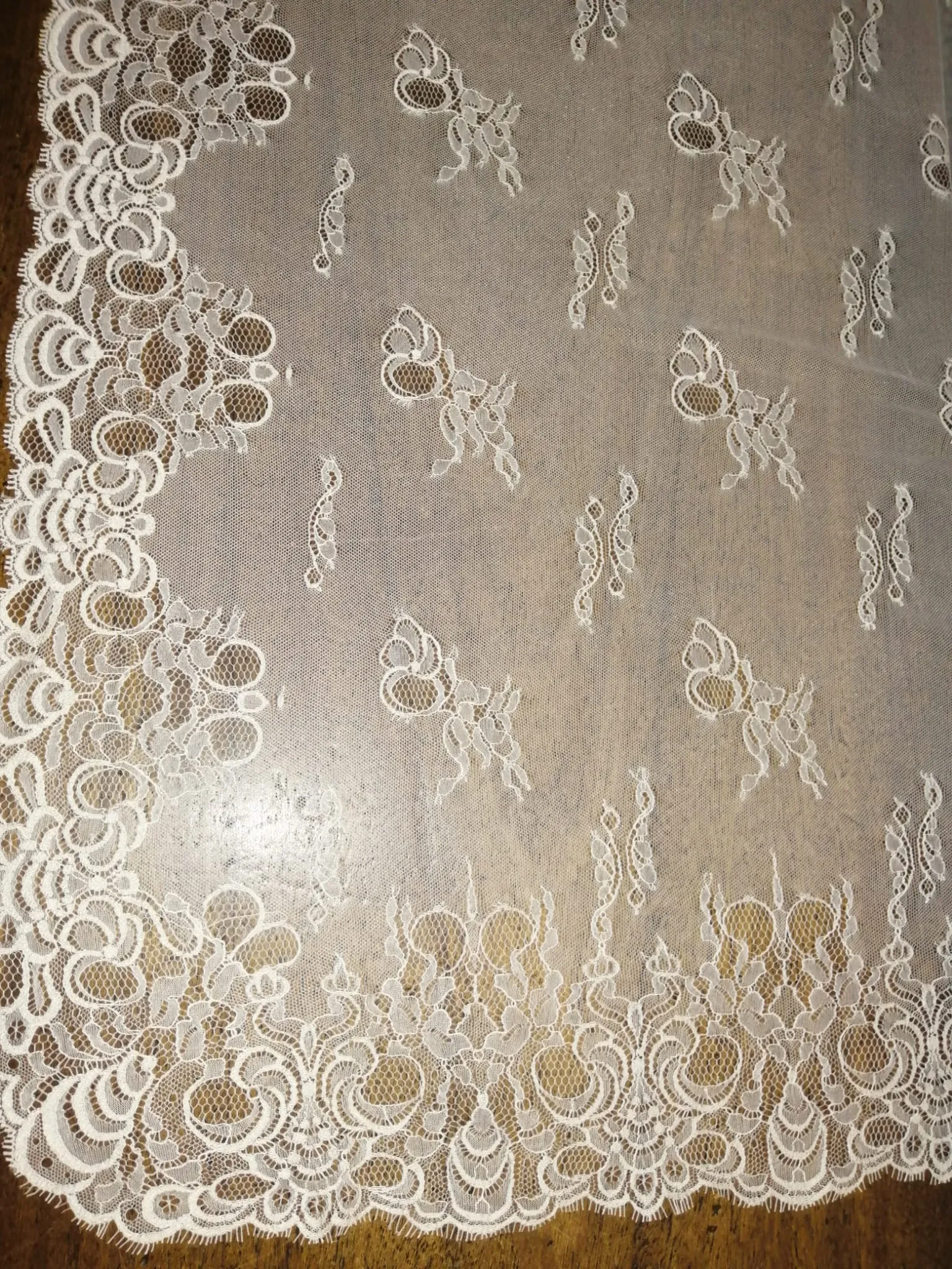 Mantilla de encaje de ceremonia